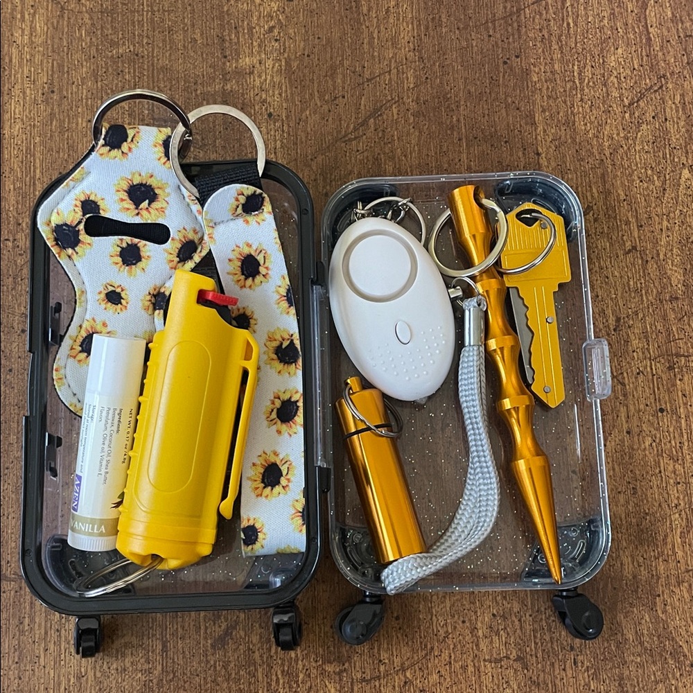 NWOT White Sunflower Self-Defense Keychain Set